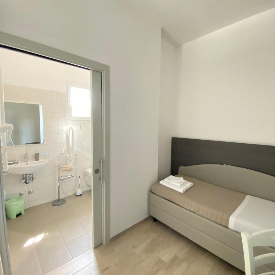 Hotel Bed And Book Rimini Esterno foto