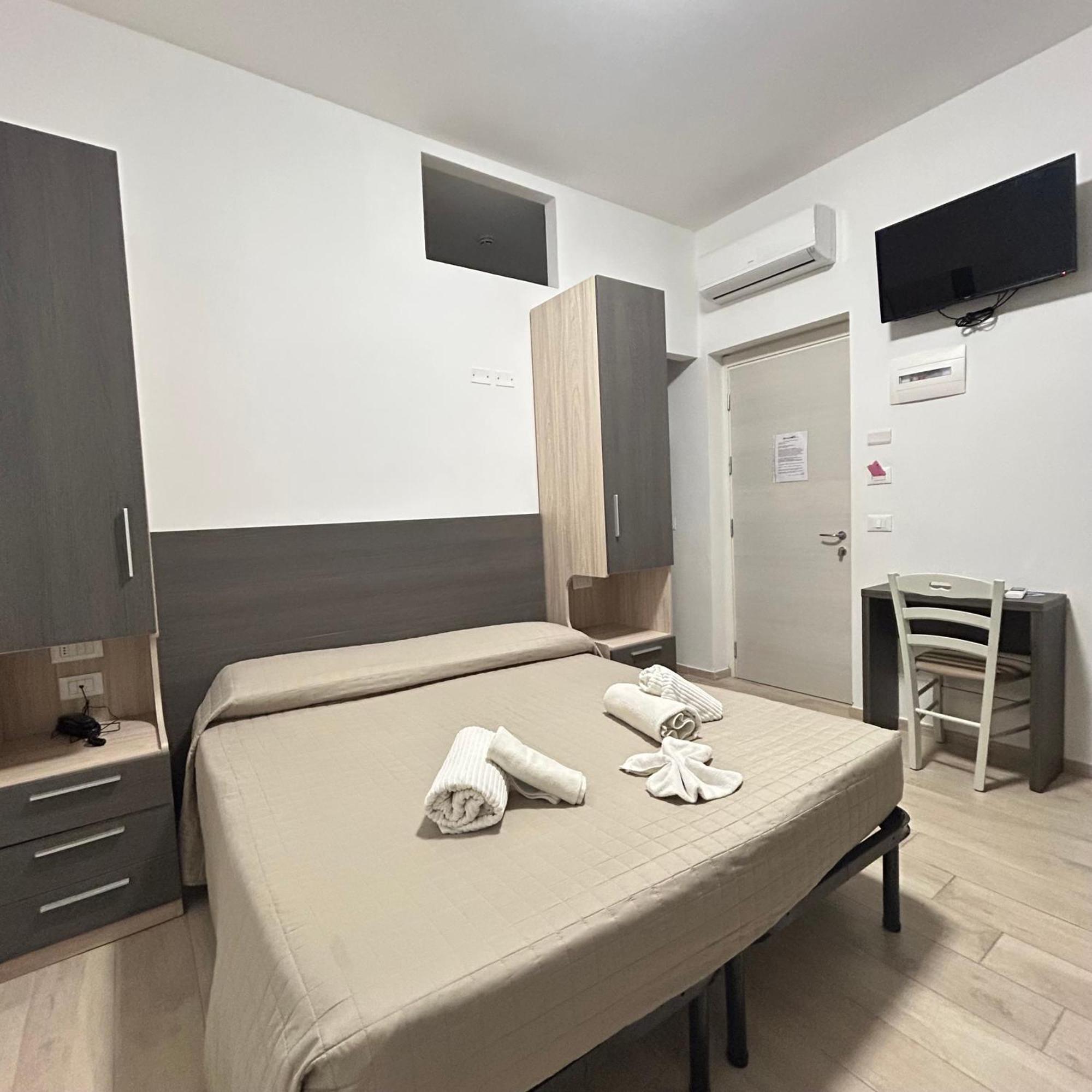 Hotel Bed And Book Rimini Esterno foto